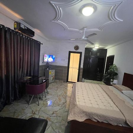 Nesta Barron -Home Away From Home North Legon Bagian luar foto