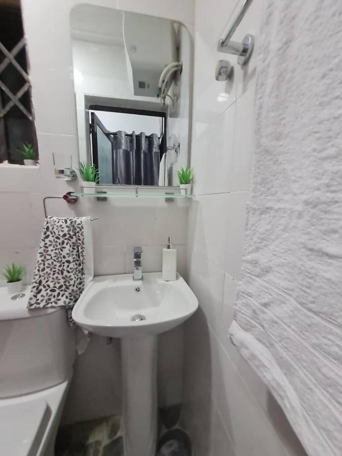 Nesta Barron -Home Away From Home North Legon Bagian luar foto