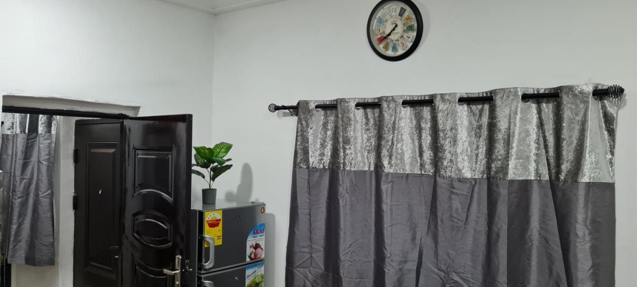 Nesta Barron -Home Away From Home North Legon Bagian luar foto