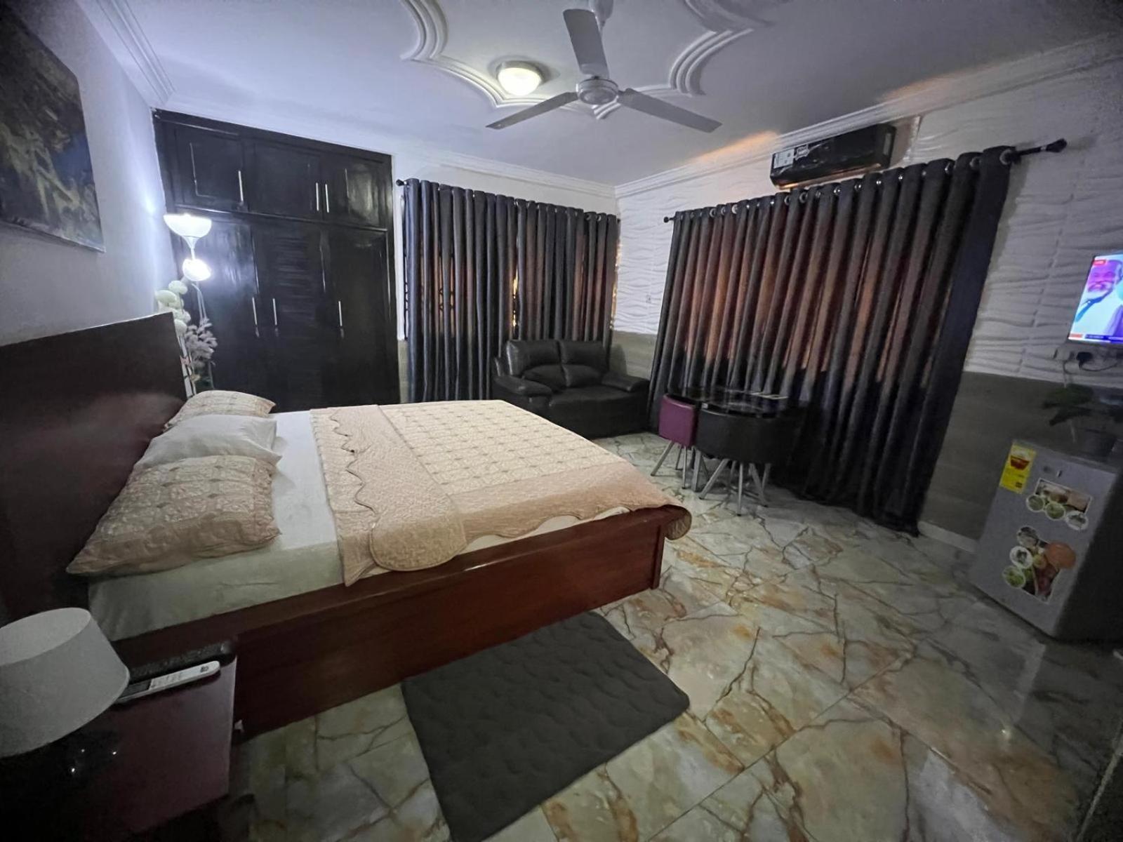 Nesta Barron -Home Away From Home North Legon Bagian luar foto