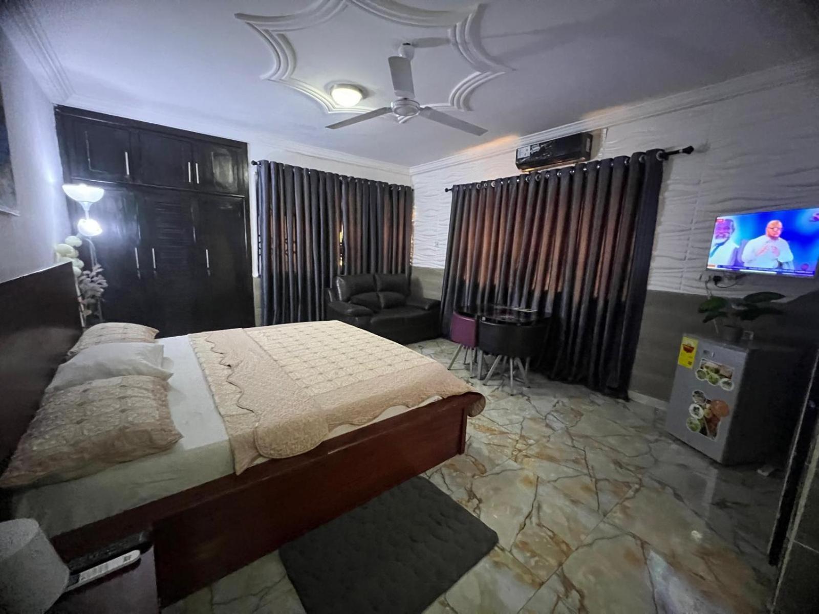 Nesta Barron -Home Away From Home North Legon Bagian luar foto