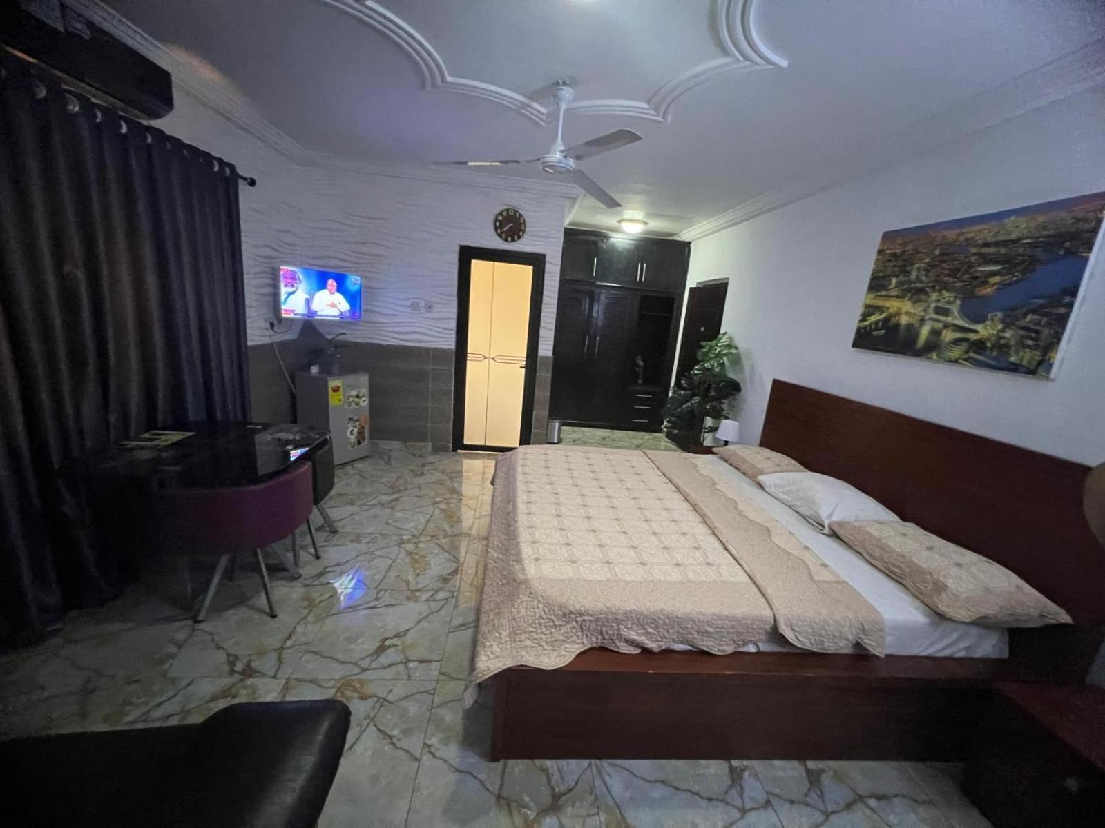 Nesta Barron -Home Away From Home North Legon Bagian luar foto