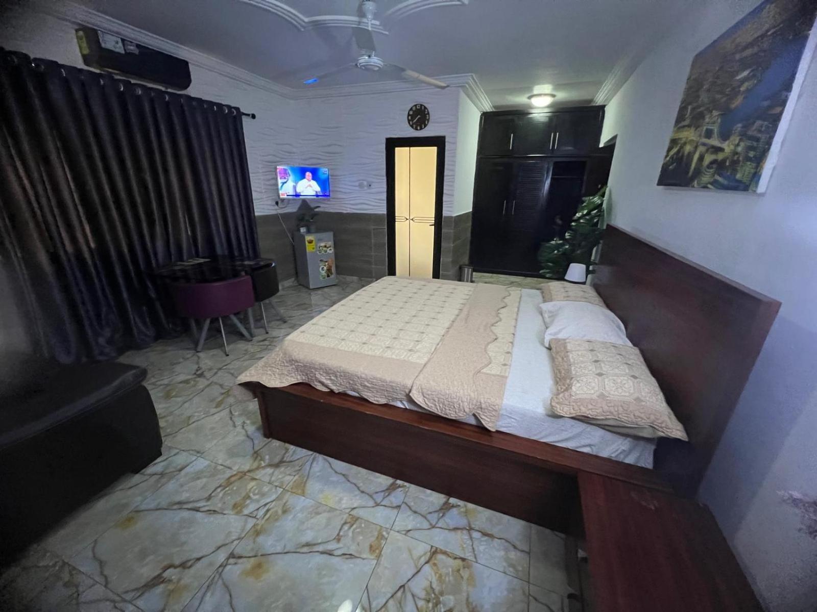 Nesta Barron -Home Away From Home North Legon Bagian luar foto