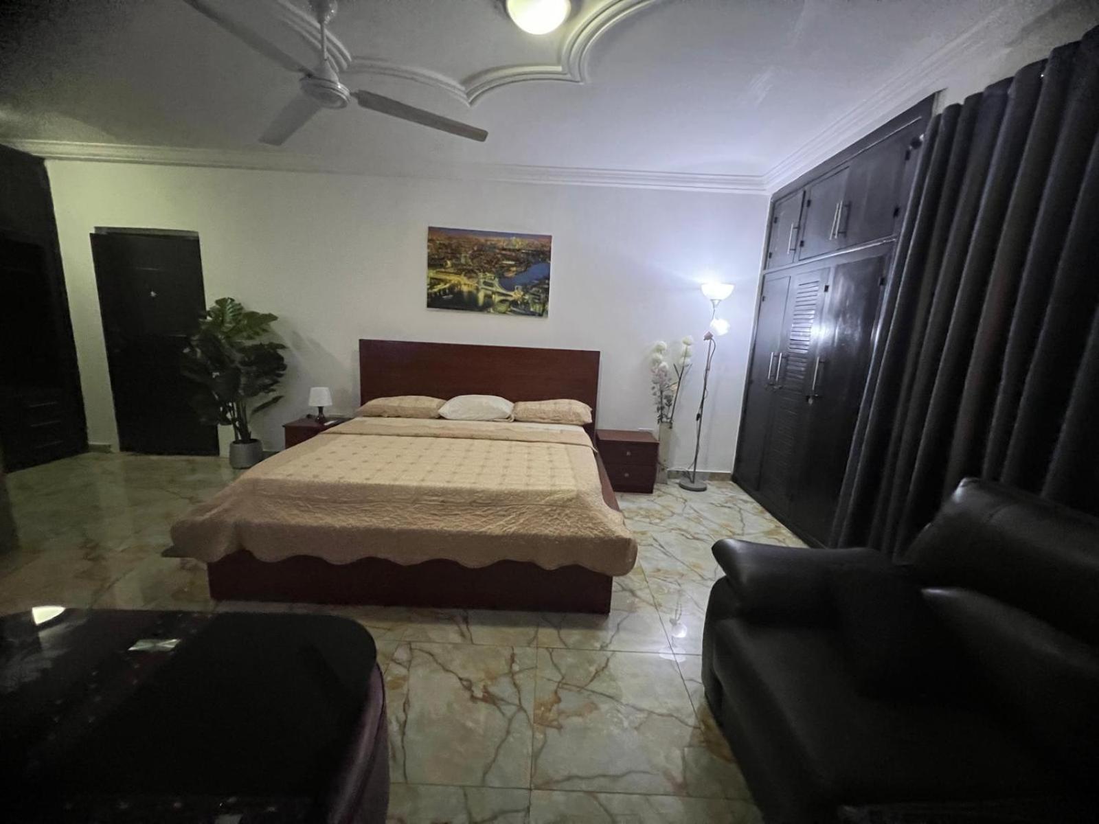 Nesta Barron -Home Away From Home North Legon Bagian luar foto