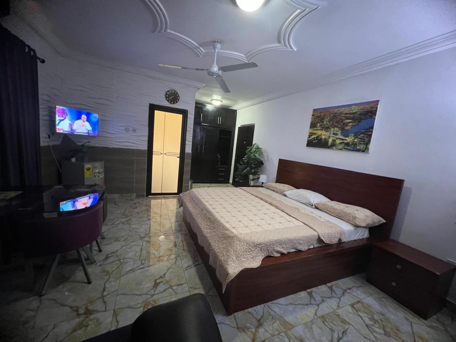 Nesta Barron -Home Away From Home North Legon Bagian luar foto