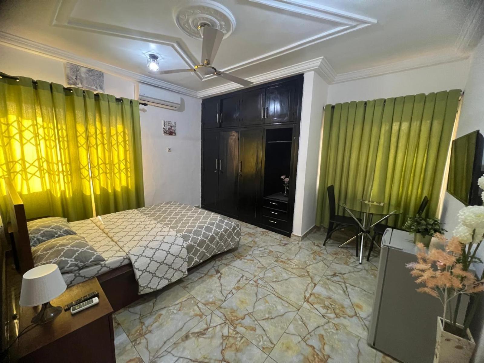 Nesta Barron -Home Away From Home North Legon Bagian luar foto