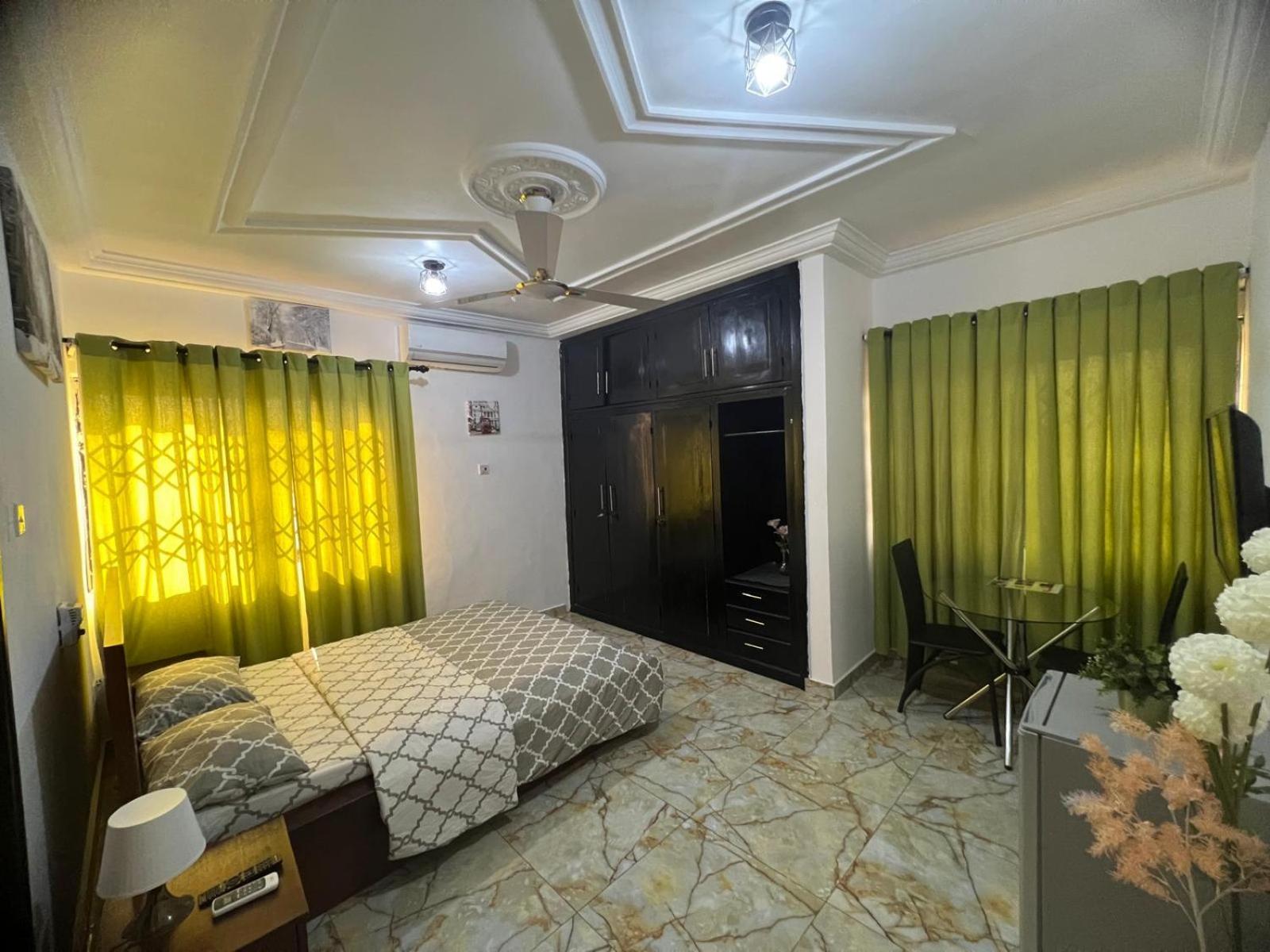 Nesta Barron -Home Away From Home North Legon Bagian luar foto