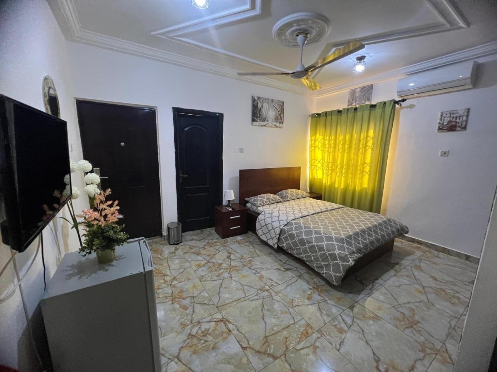 Nesta Barron -Home Away From Home North Legon Bagian luar foto